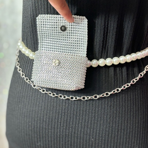 Pocketbook Belt with Pearl and Rhinestones - Picture 5 of 5